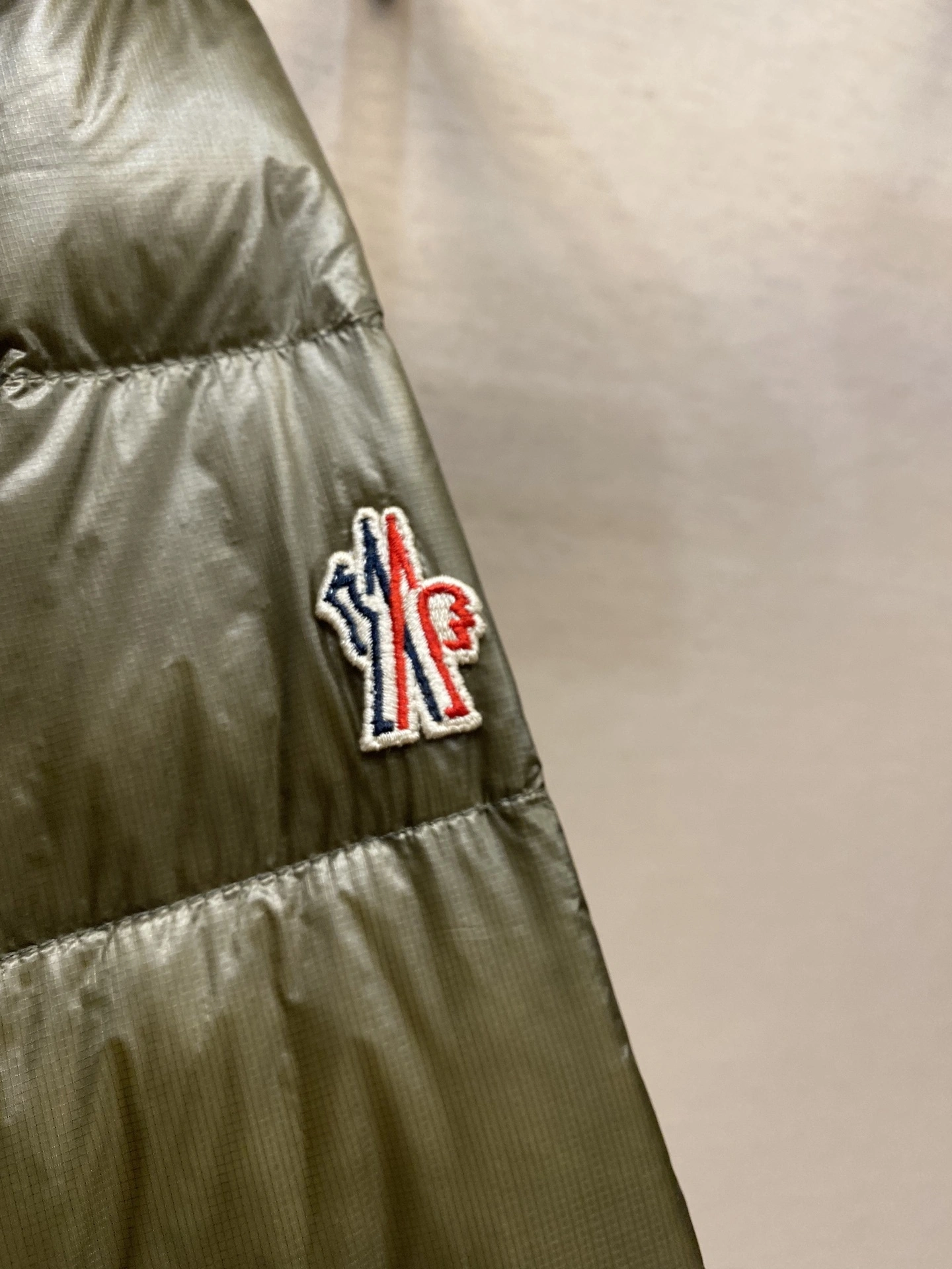 wg.luxury-- 7o9385r Down jacket nylon 2colour item: E-F443J1638-2H